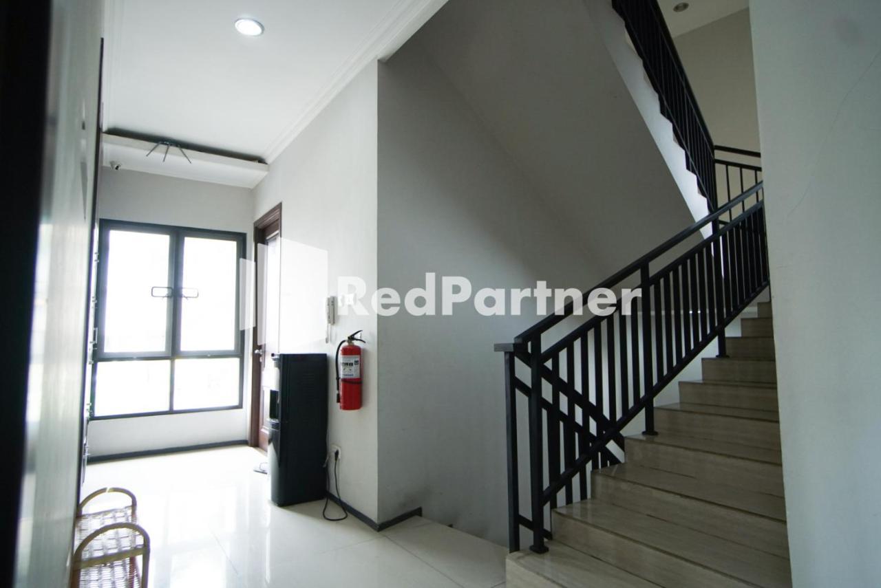 Toba Mansion Syariah Near Benhil Redpartner Hotel จาการ์ตา ภายนอก รูปภาพ