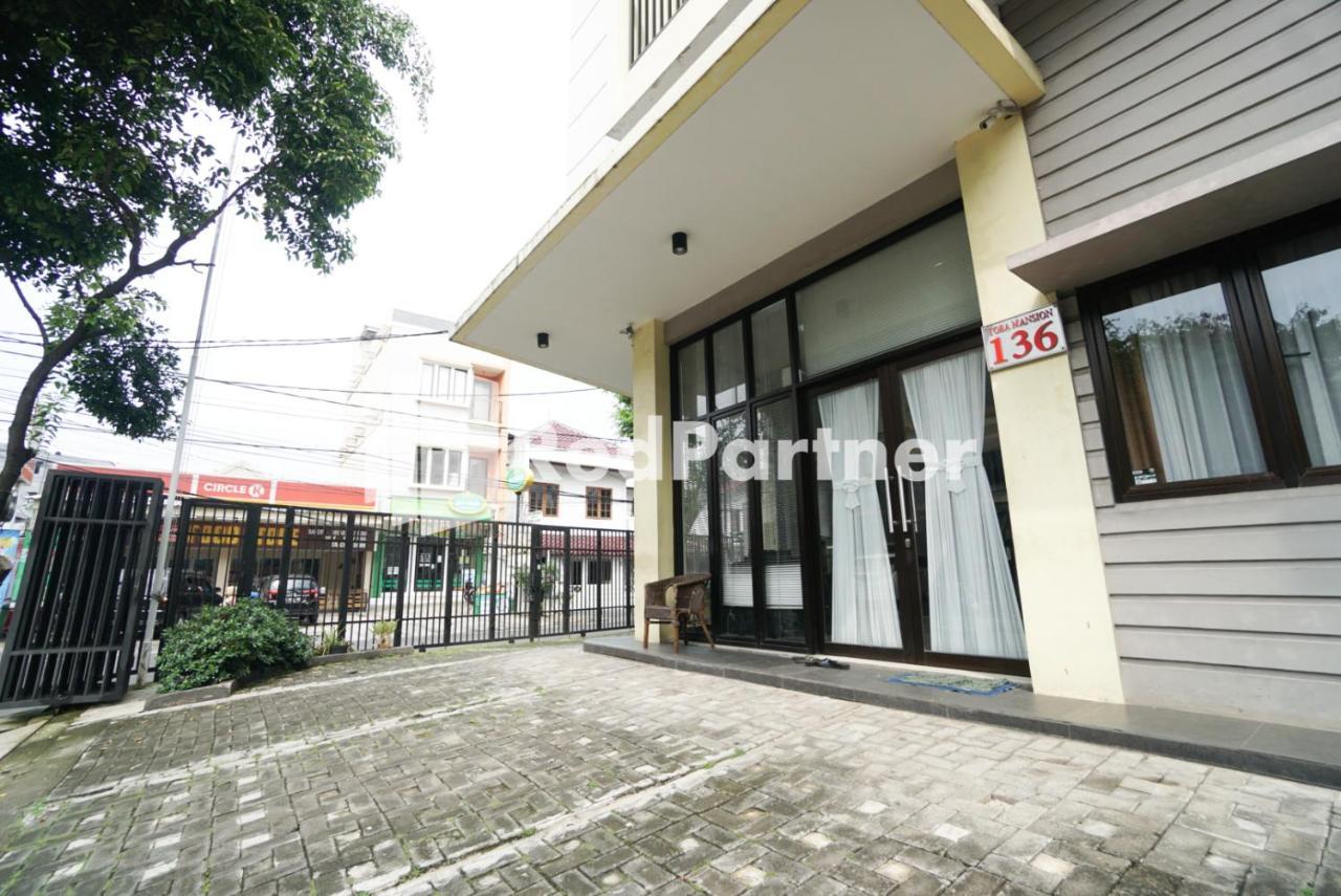 Toba Mansion Syariah Near Benhil Redpartner Hotel จาการ์ตา ภายนอก รูปภาพ