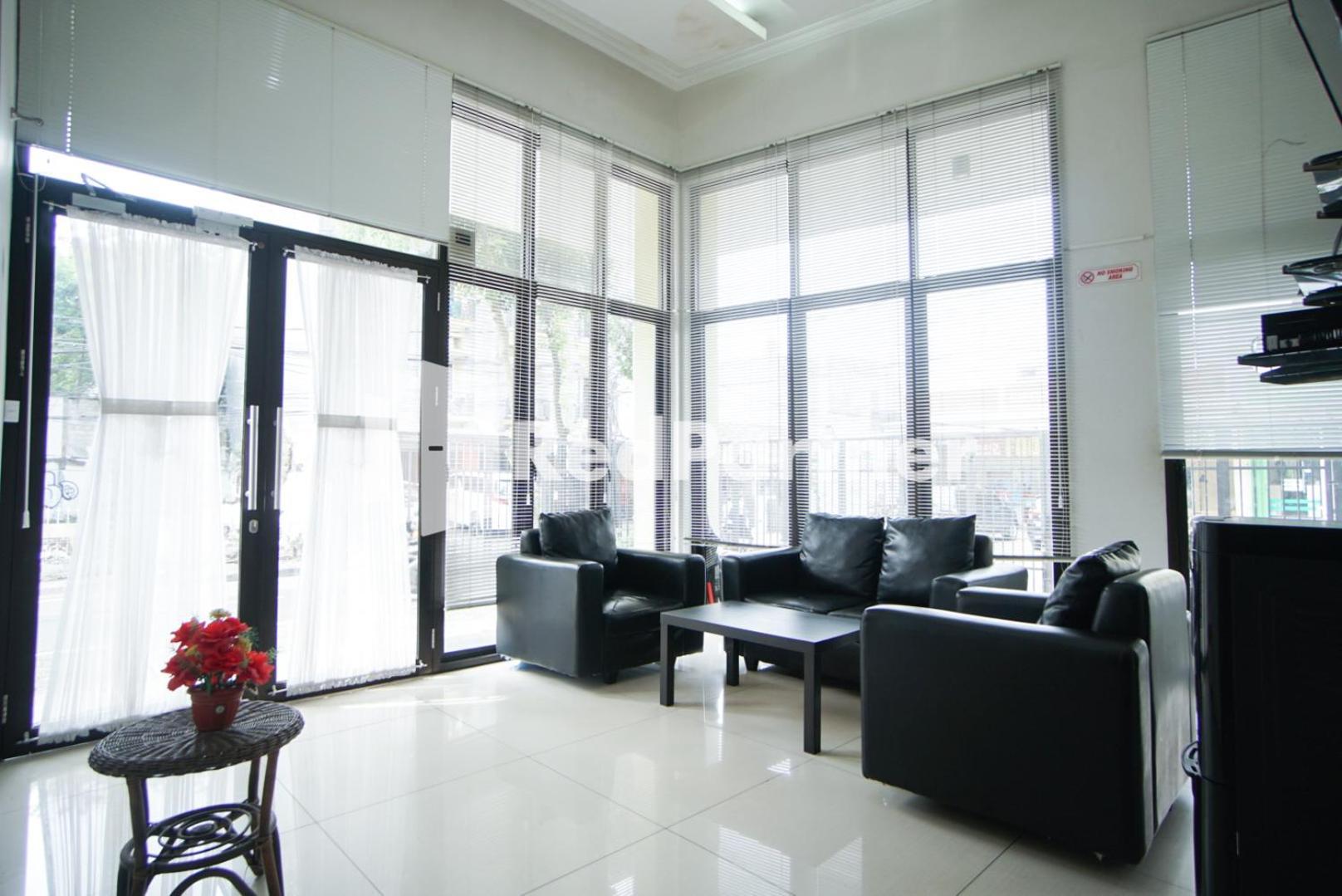 Toba Mansion Syariah Near Benhil Redpartner Hotel จาการ์ตา ภายนอก รูปภาพ